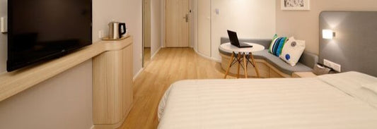 travel-disinfecting-wipes-on-hotel-nightstand